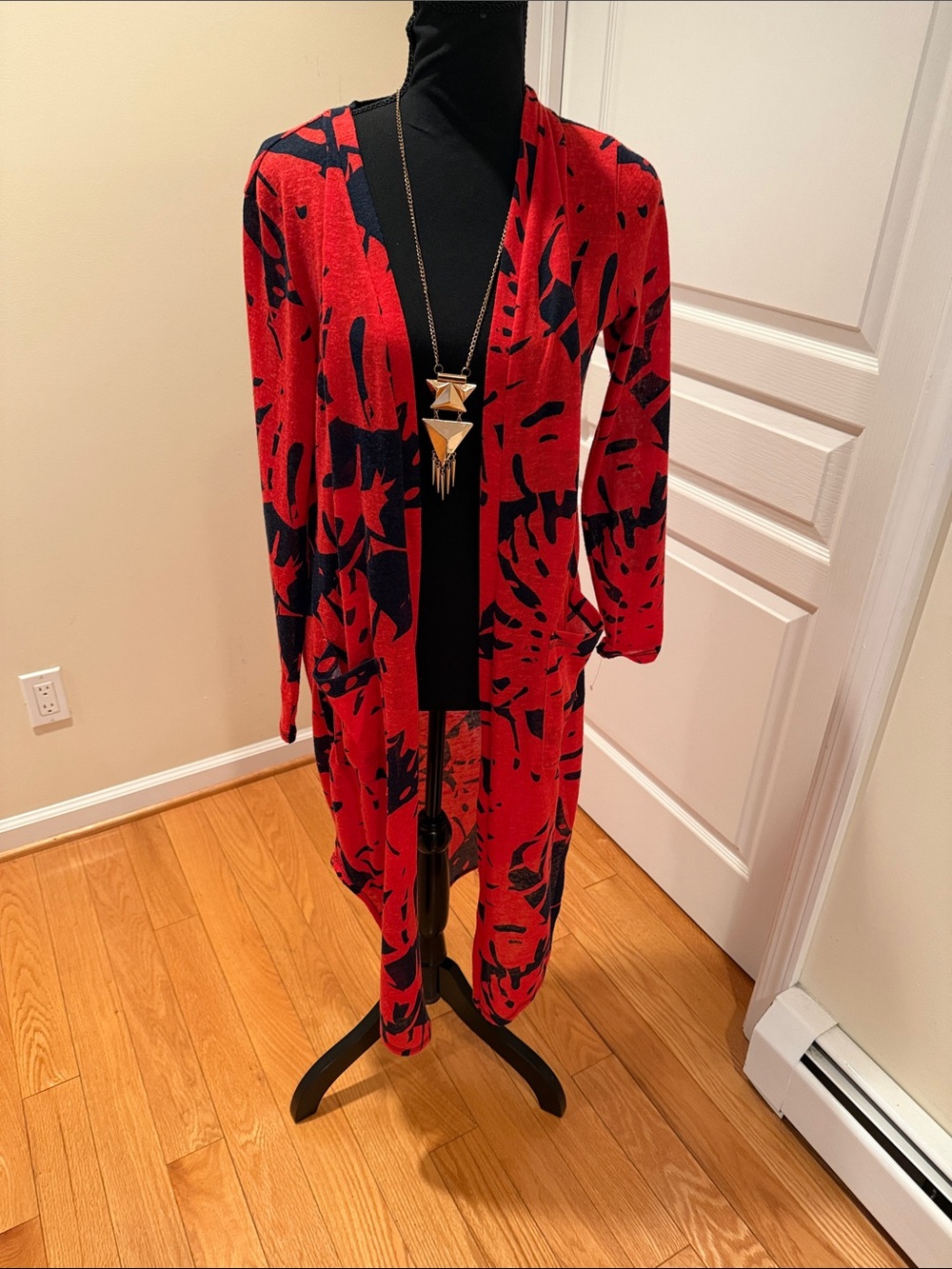 G by Giuliana Red and Navy Open-Front Knit Cardigan